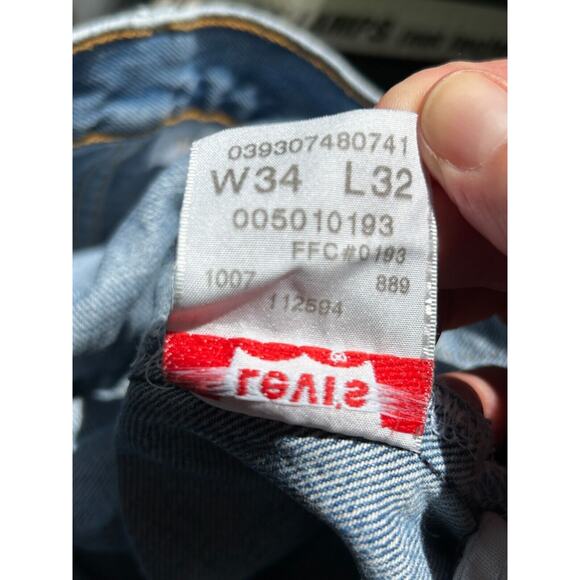 Levis 501 Jeans Mens 32x31 Straight Medium Wash Cotton Distressed Frayed - Picture 6 of 14